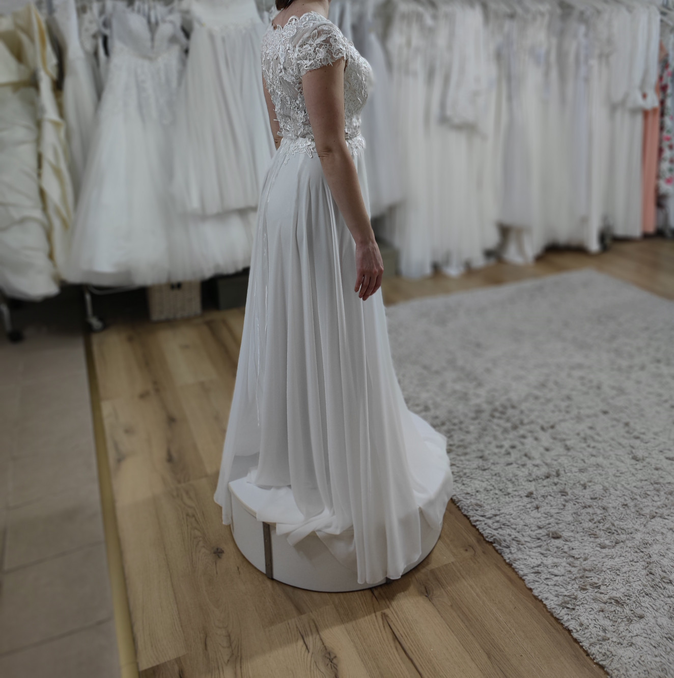 Békés menyasszonyi ruha