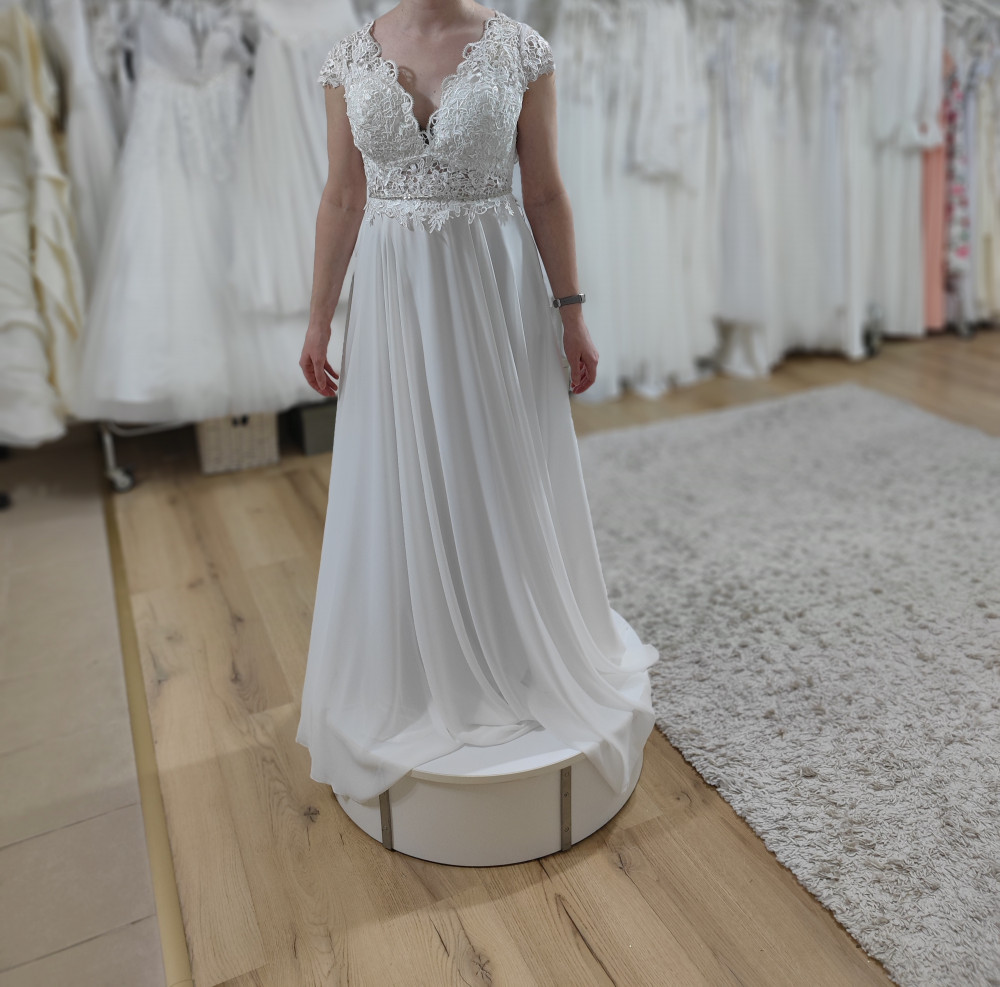 Békés menyasszonyi ruha