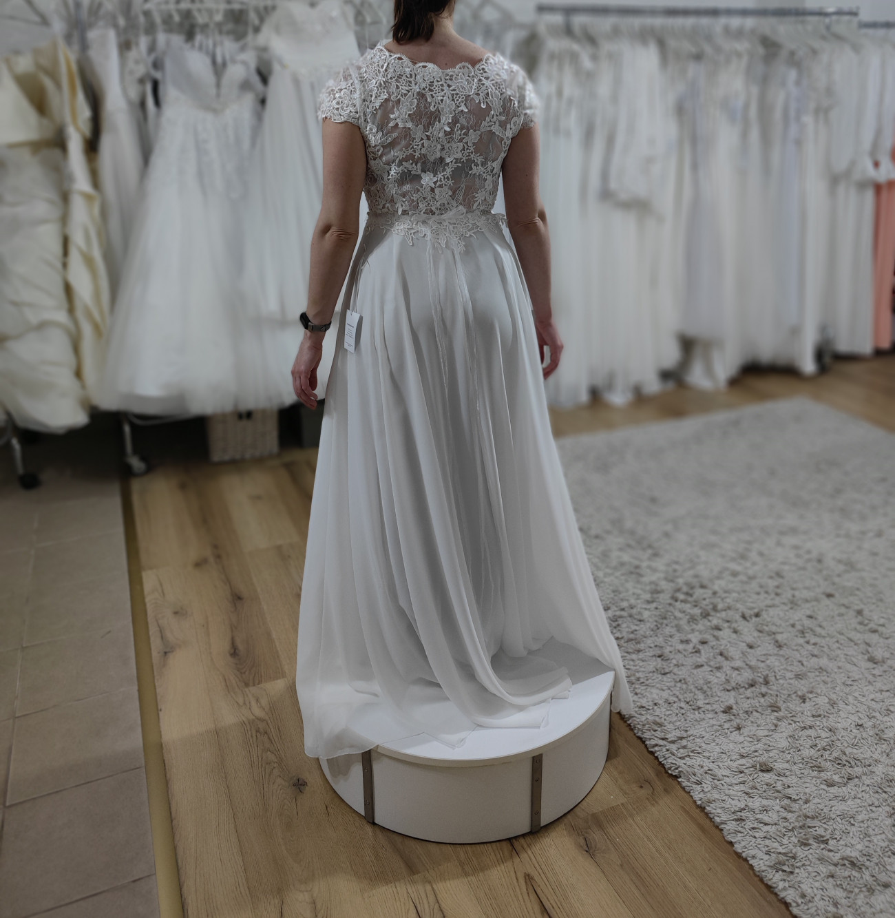 Békés menyasszonyi ruha