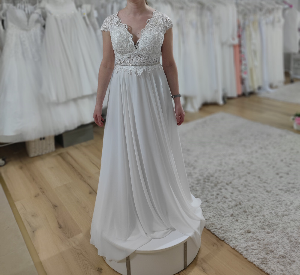 Békés menyasszonyi ruha