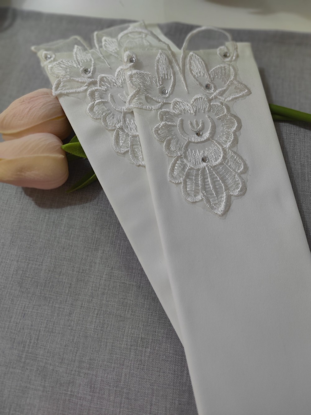 Zsámbék menyasszonyi kesztyű