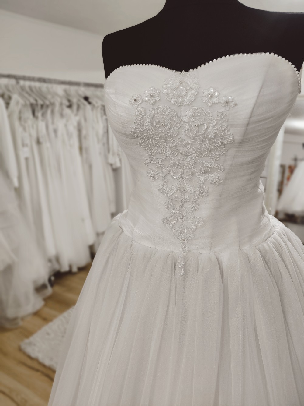 Tiszaújváros menyasszonyi ruha