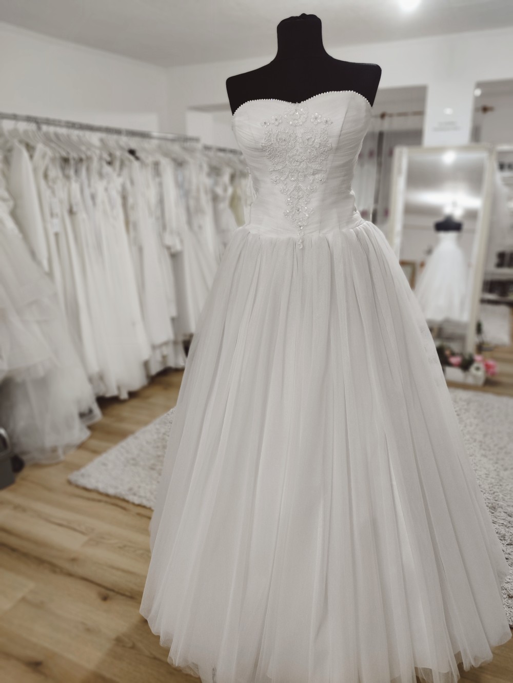 Tiszaújváros menyasszonyi ruha