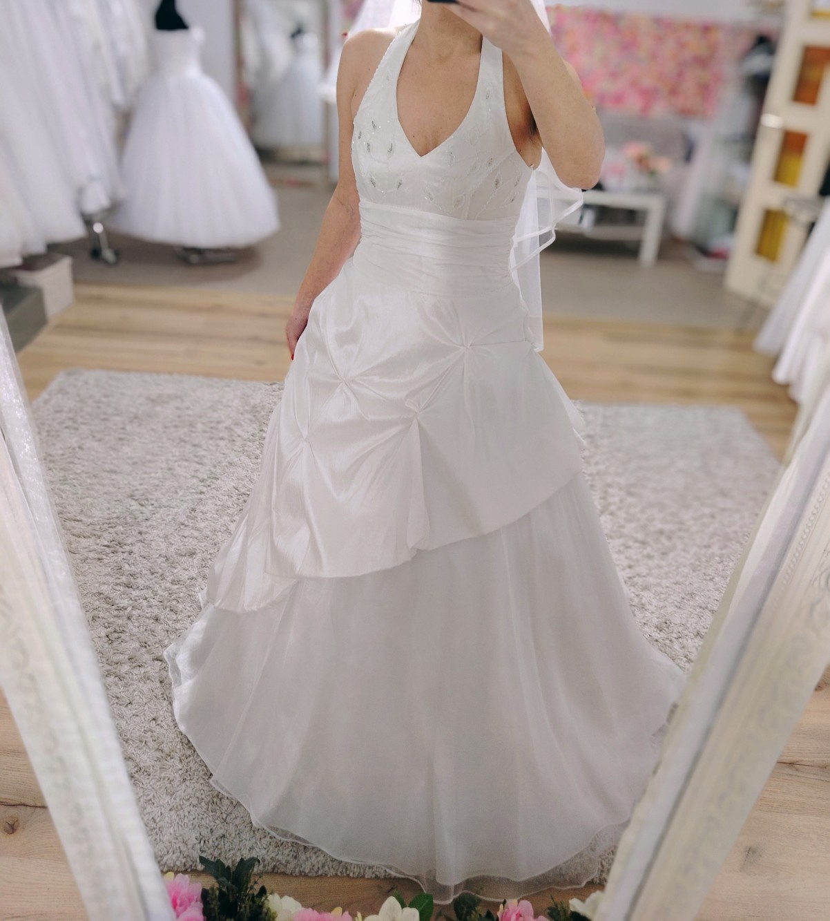 Kiskunhalas menyasszonyi ruha