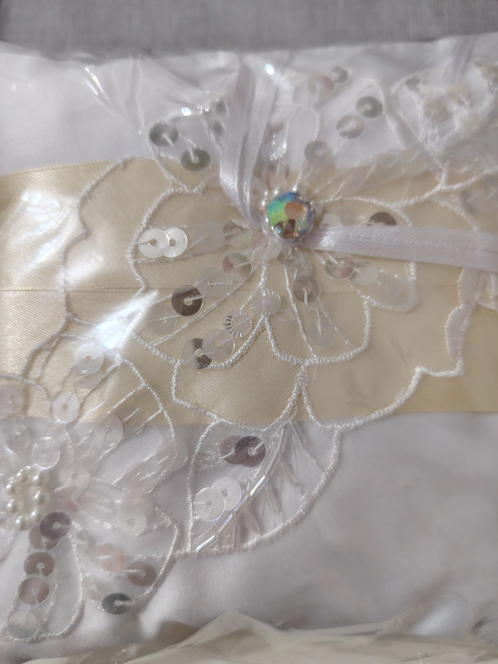 Letkés menyasszonyi gyűrűpárna